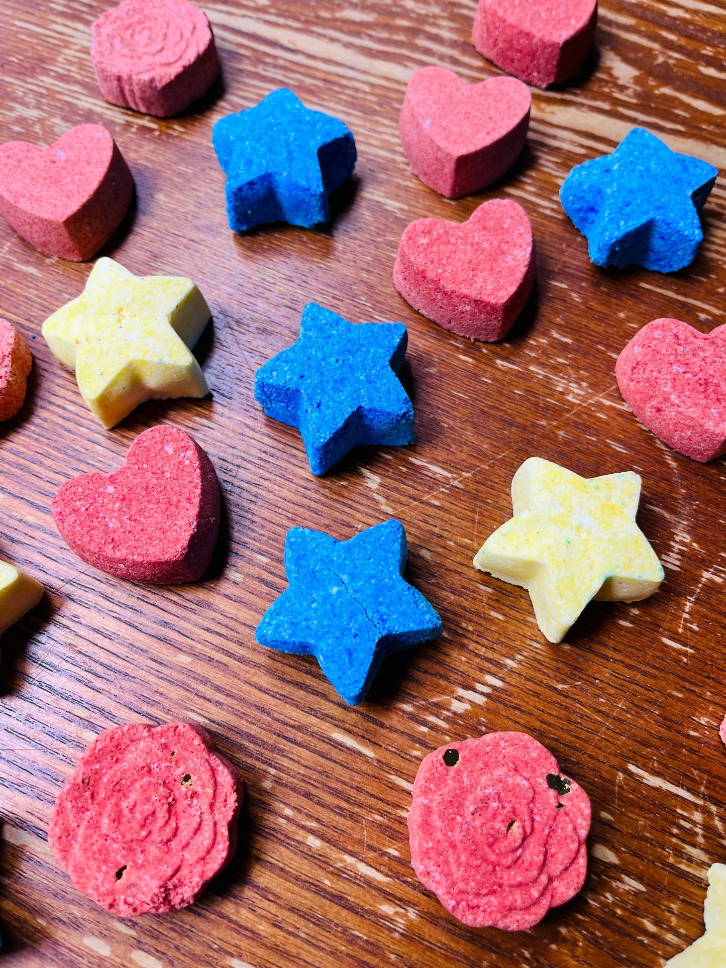 Customizable Fizzy Favors🧪
